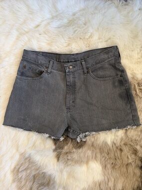 Wrangler Gray Denim Shorts Destroyed Distressed Fray 32x32 relaxed fit